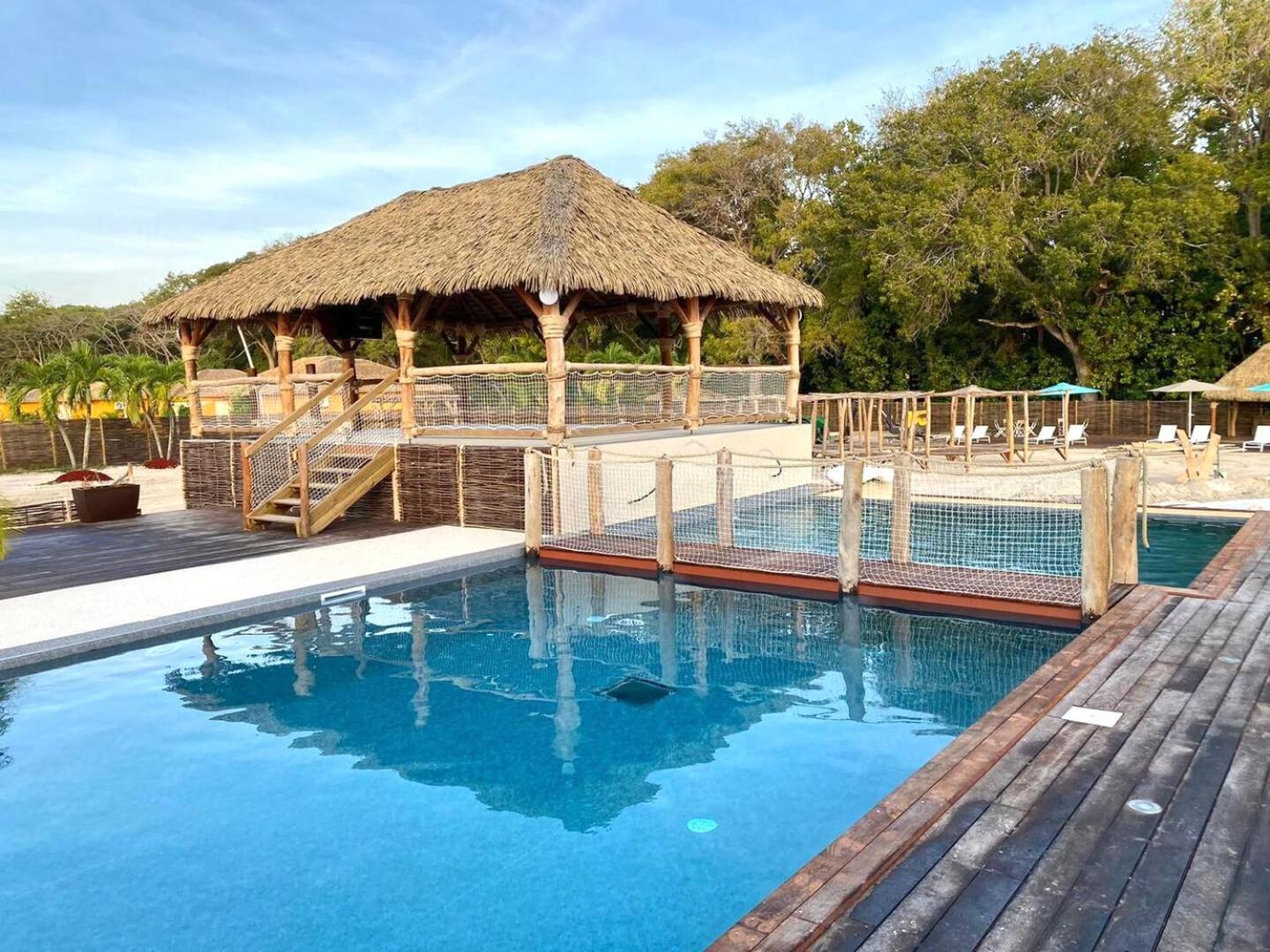 Bungalow La Kawannaise - Piscine, Terrasse, Plage Grand-Bourg  ภายนอก รูปภาพ