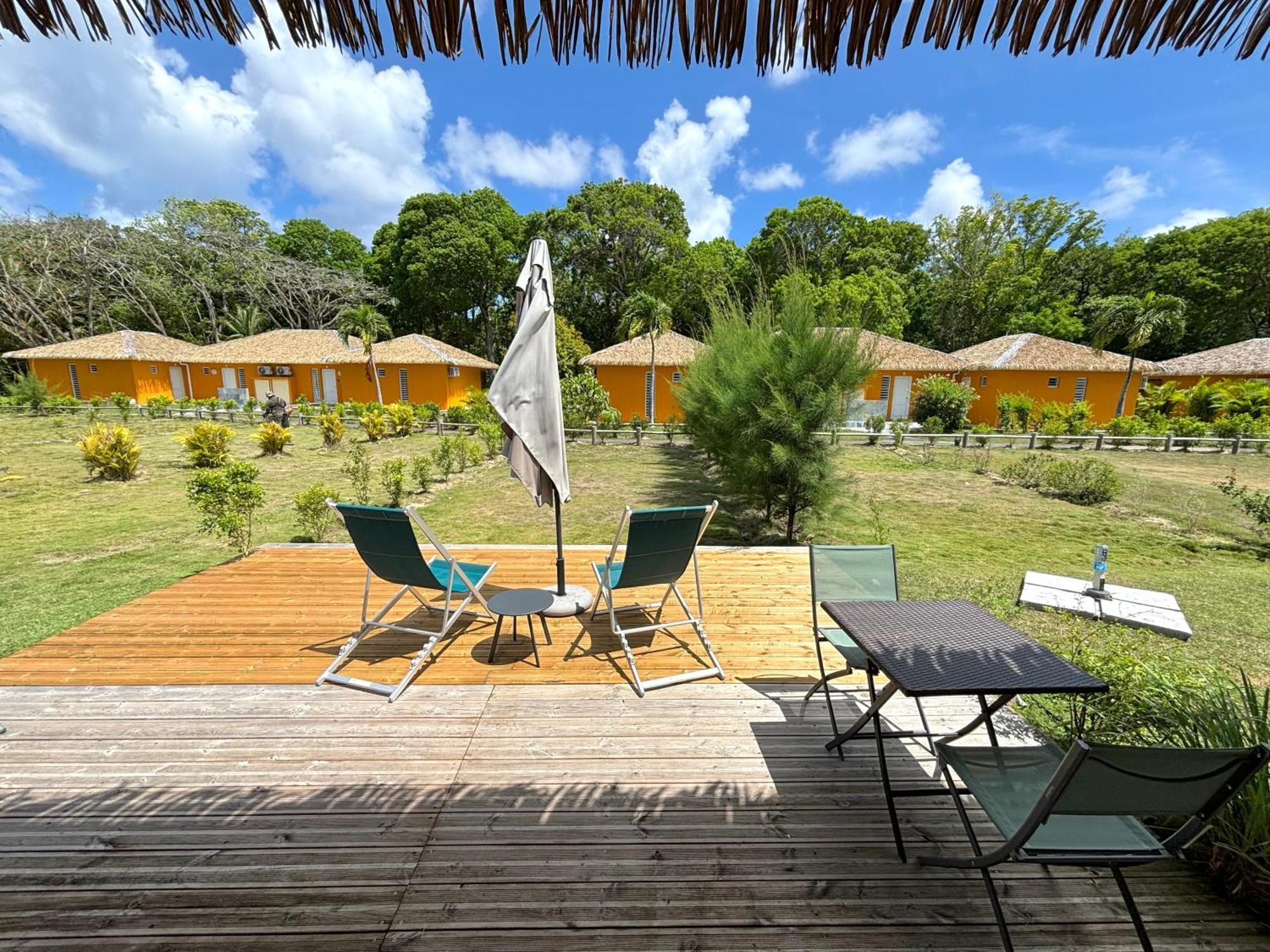 Bungalow La Kawannaise - Piscine, Terrasse, Plage Grand-Bourg  ภายนอก รูปภาพ